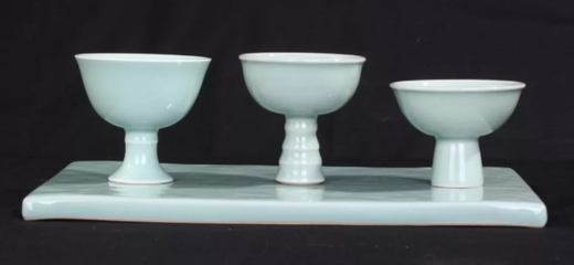 州橋遺址瓷器復(fù)燒文創(chuàng)產(chǎn)品亮相國(guó)家文化出口基地雙創(chuàng)園 傳統(tǒng)工藝與現(xiàn)代設(shè)計(jì)的融合